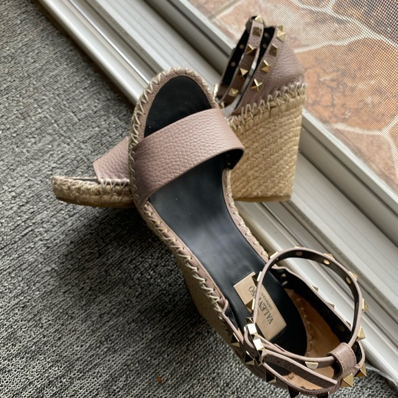 Valentino Garavani Blush Wedge Espadrilles - Picture 2 of 6